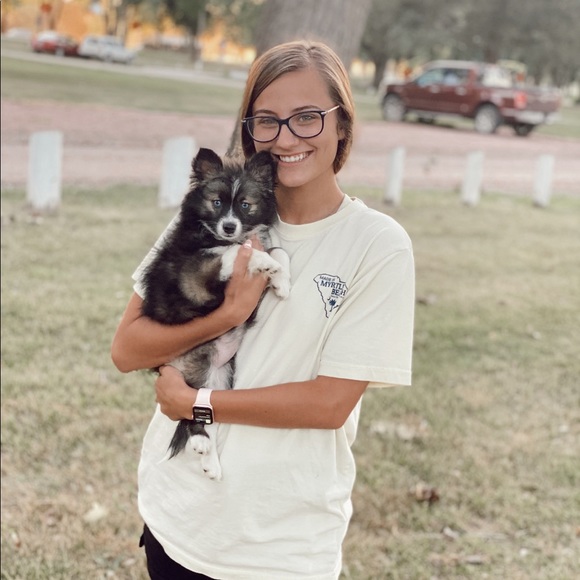 Meet your Posher, Ariana - Picture 1 of 1